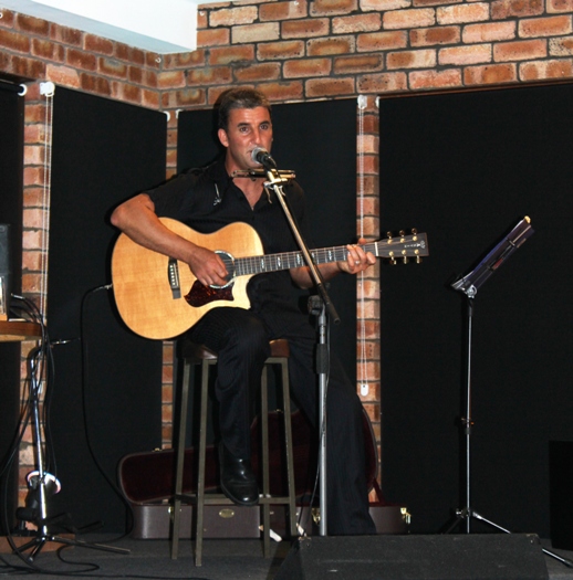 Amana Inn Dining Entertainment.sml.jpg